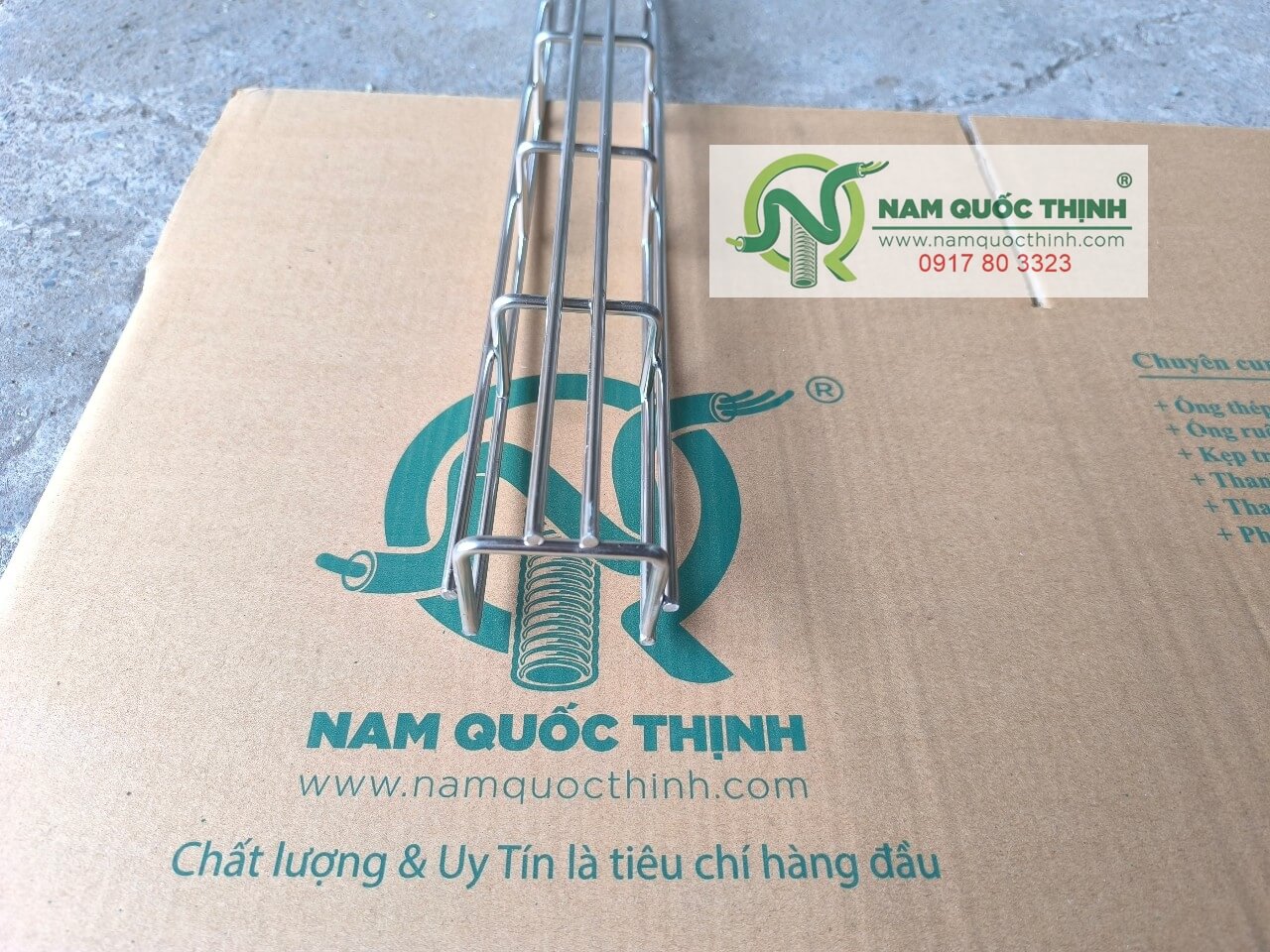 mang luoi inox 304 50x50x5x3000 mm