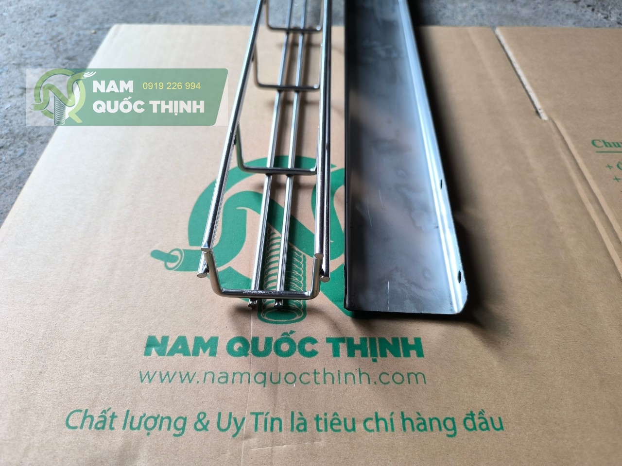 nap mang luoi inox 50x50