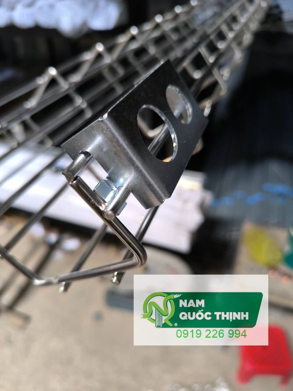 phu kien mang luoi inox noi ong thep luon day dien 20 mm 25 mm