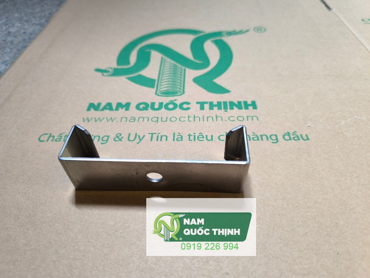 quang treo mang cap soi luoi inox 100x100 mm