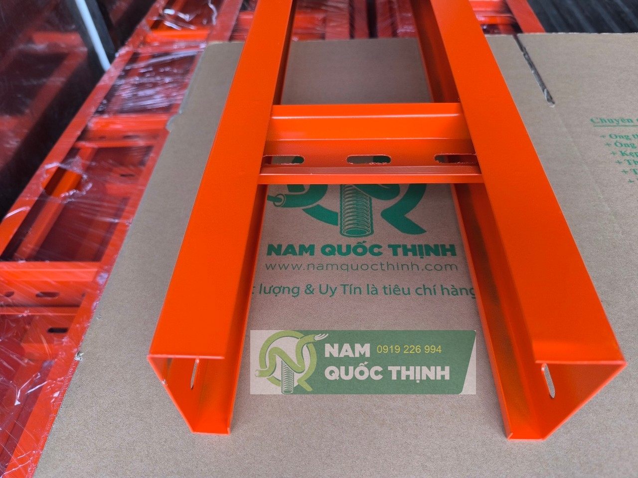 thang dien cable ladder 200x100 mm 1 ly 2 mau cam