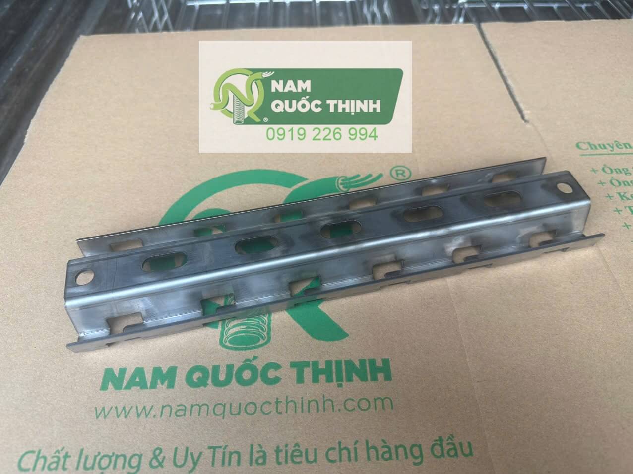 thanh giu support mang dien dang luoi 300x100 mm inox 304