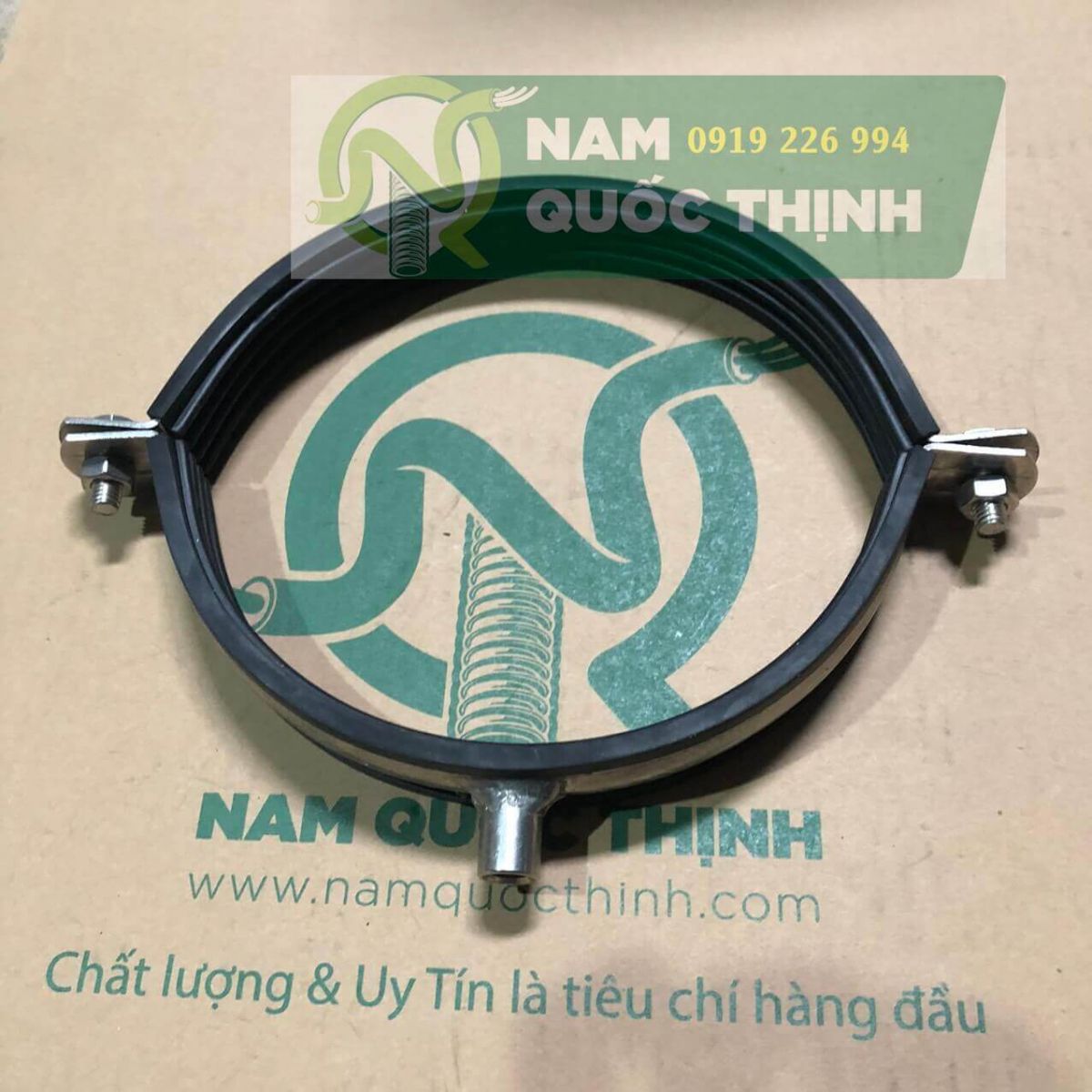 đai treo ống inox ron cao su d168
