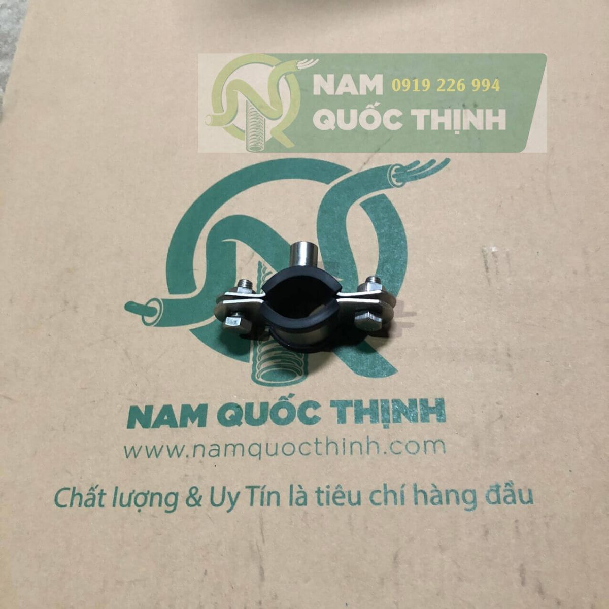 đai treo ống inox ron cao su d27