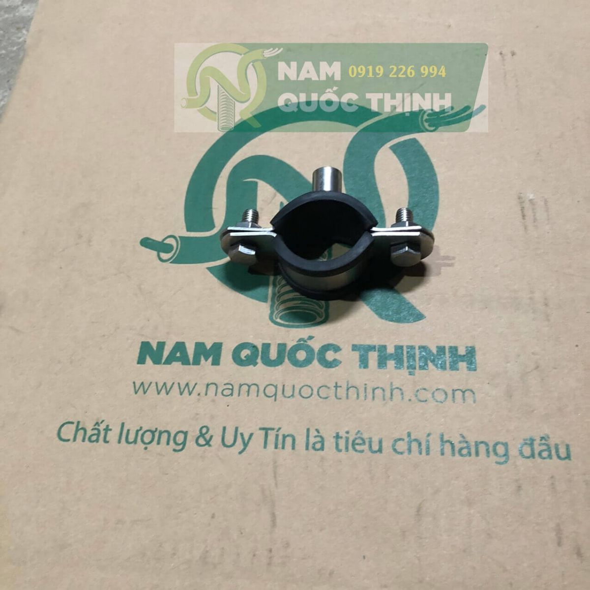 đai treo ống inox ron cao su d34