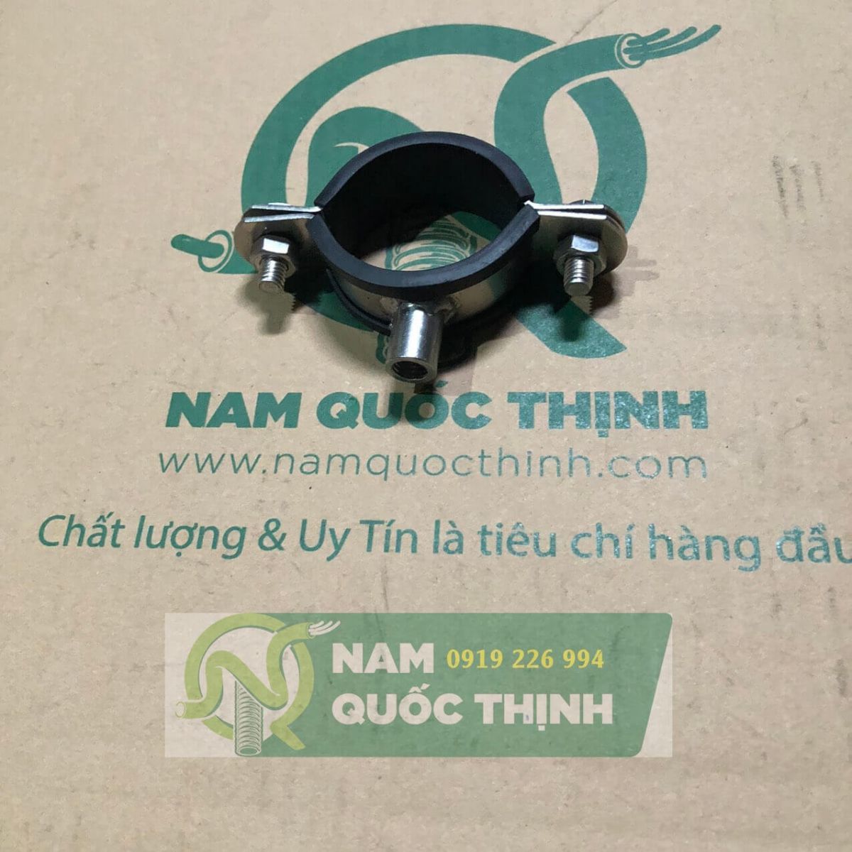 đai treo ống inox ron cao su d49