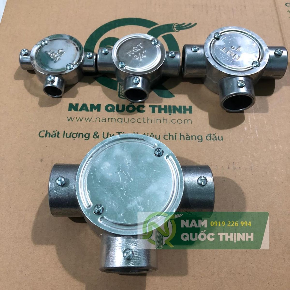 hộp nối chia ngã 3 ngã ống thép luồn dây điện trơn emt 