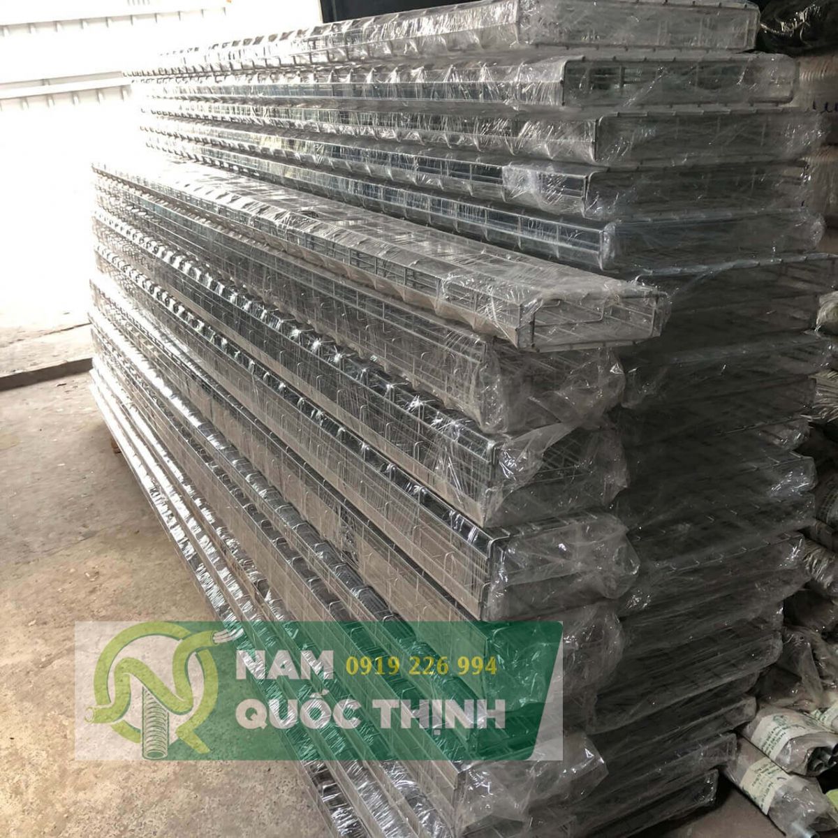 kho hàng máng cáp dạng lưới inox