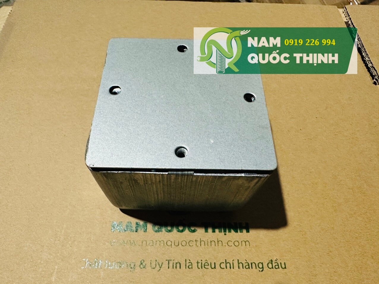 nap hop thep am tuong 80x80