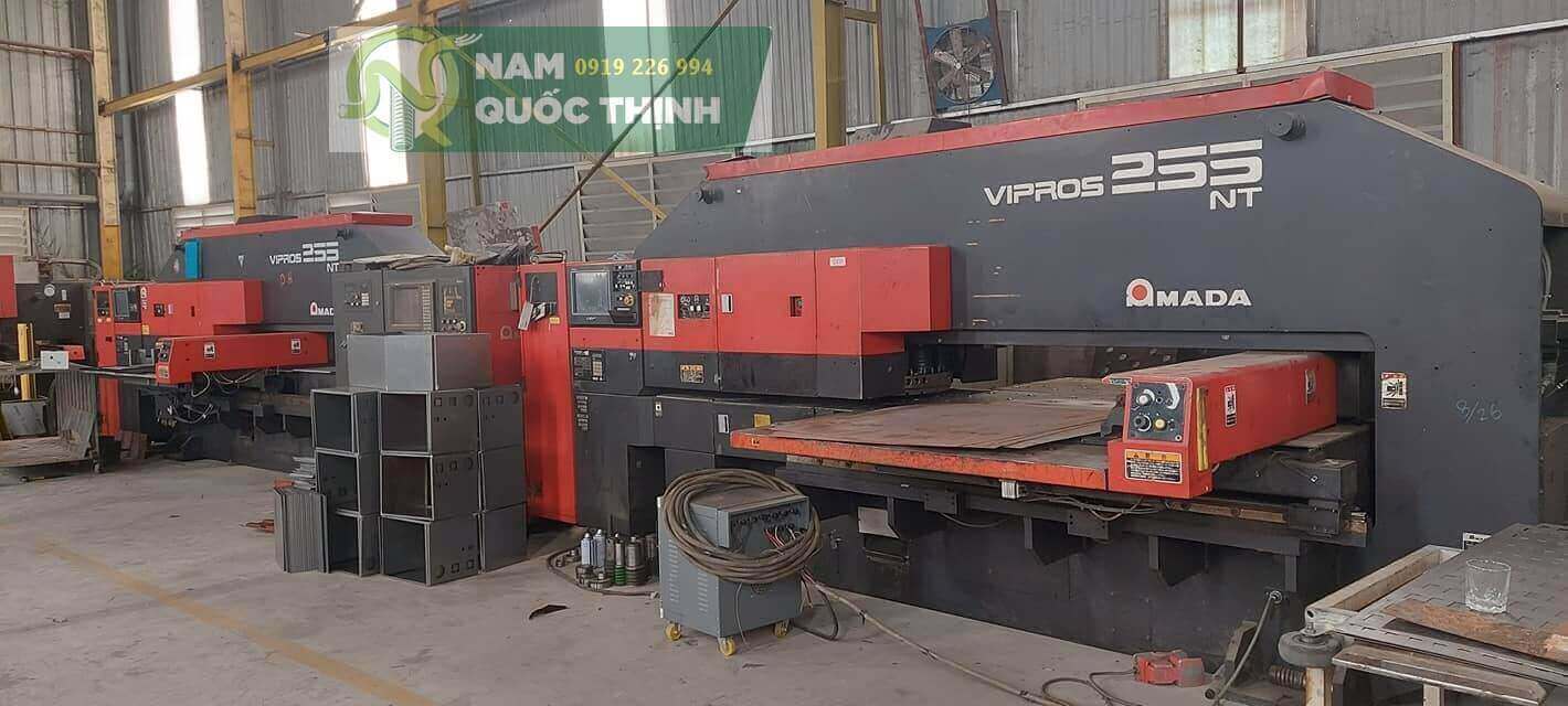 ống ruột gà lõi thép bọc nhựa dày lắp đặt máy cơ khí cnc amada