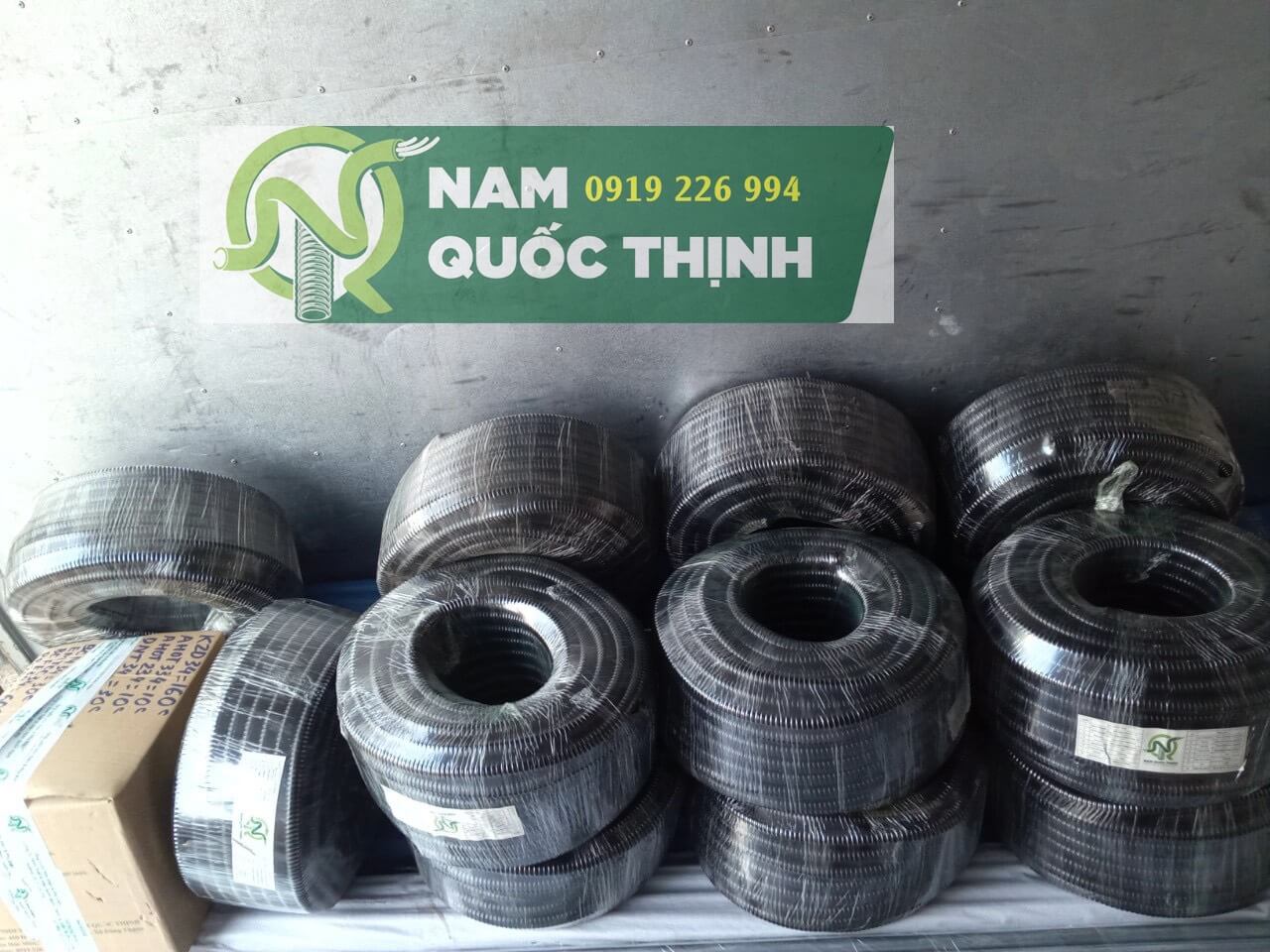 ong ruot ga loi thep boc nhua phi 25 sap xe can than tren xe tai