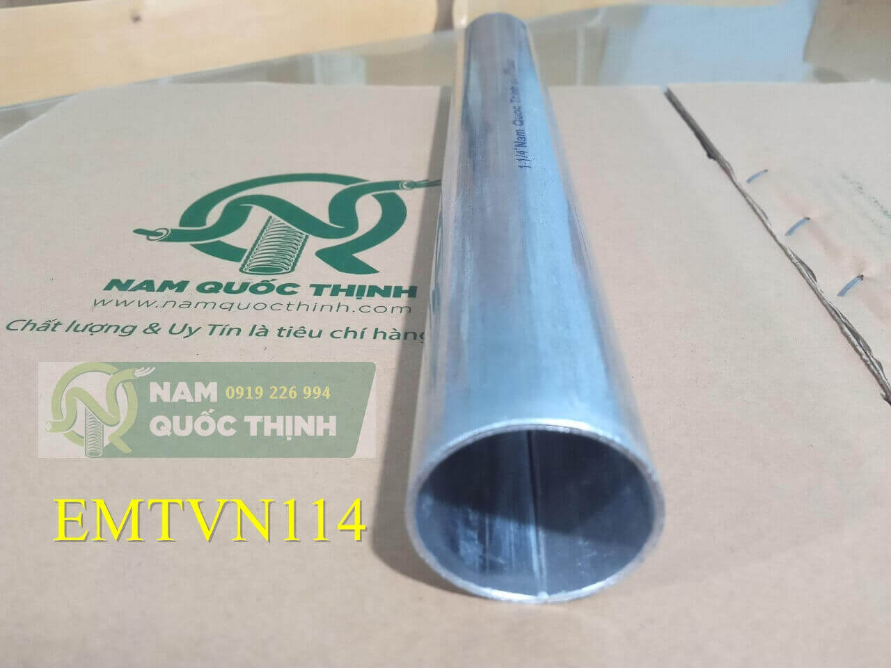 ống thép luồn dây điện trơn emt d42