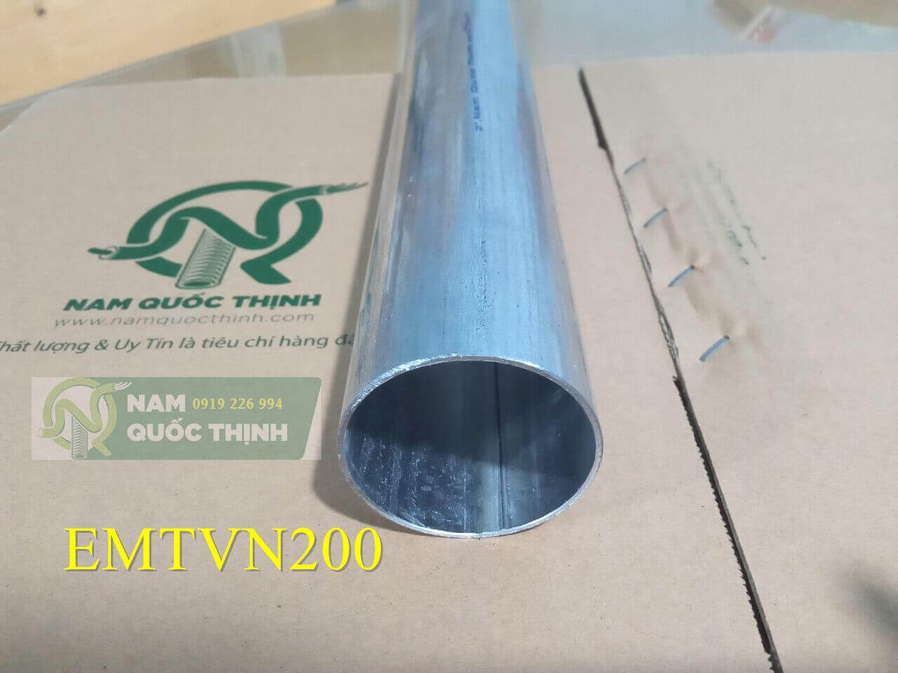 ống thép luồn dây điện trơn emt d60