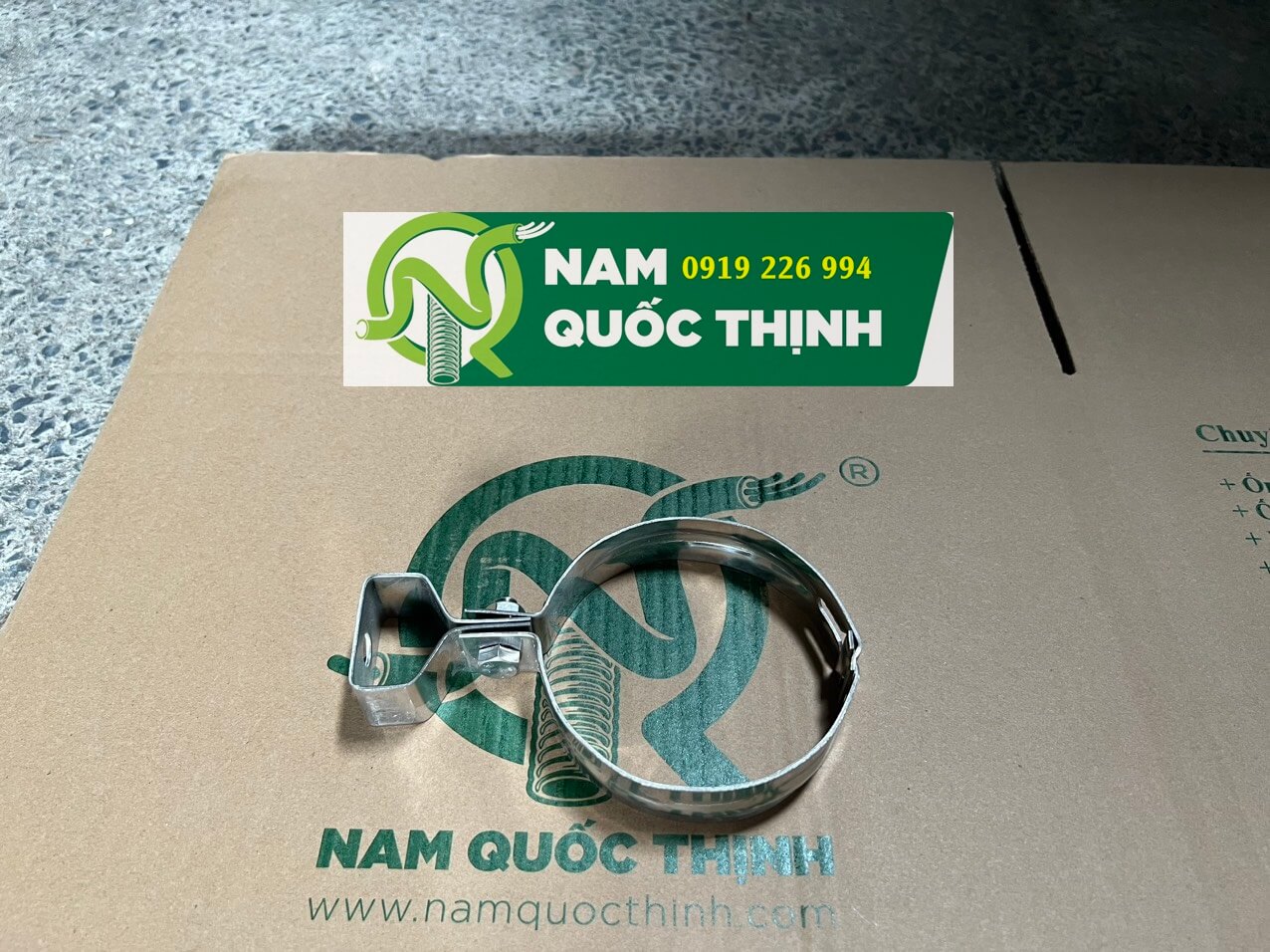 quang treo ong inox 304 90 mm voi ty treo 