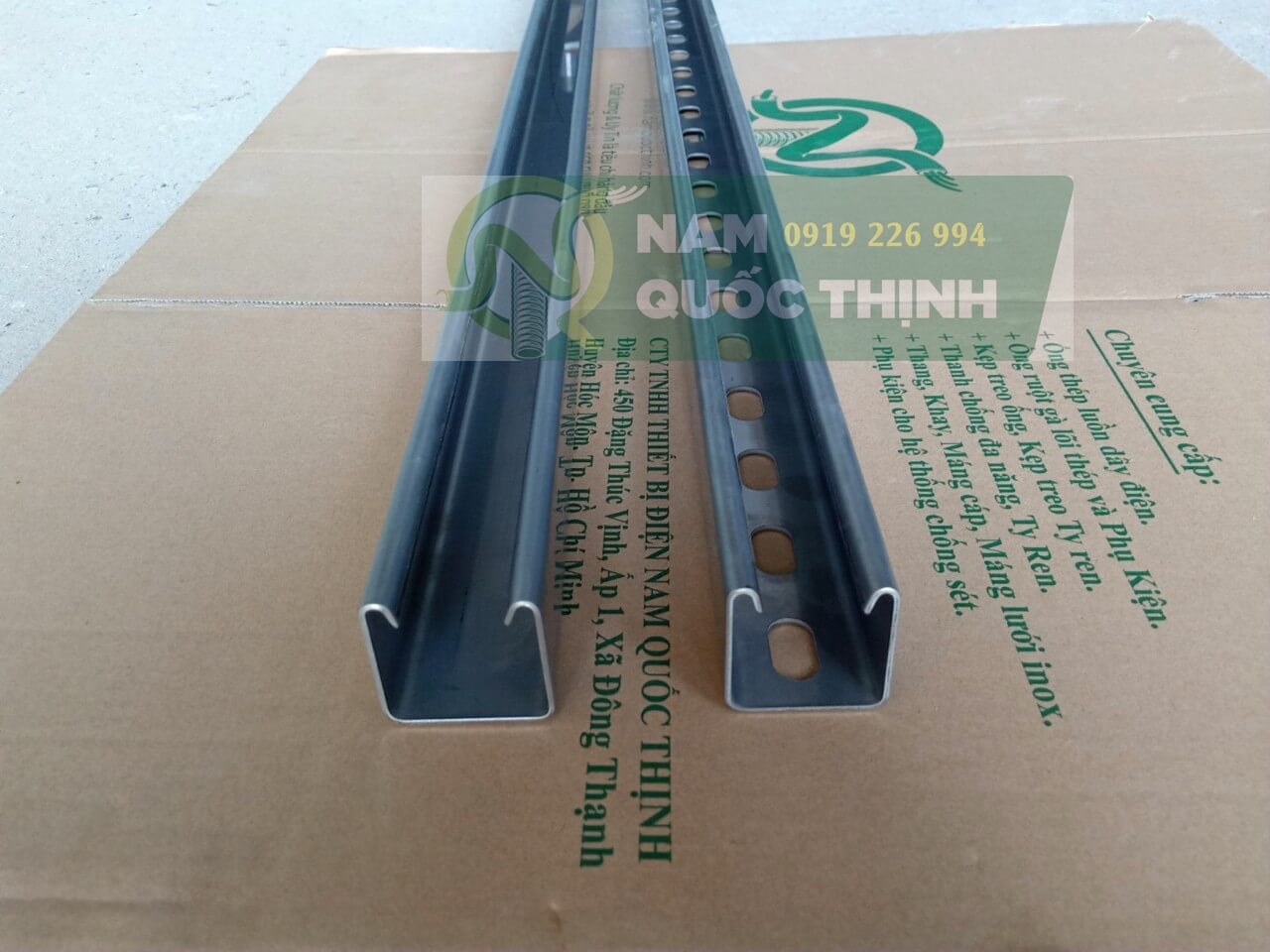 thanh chống đa năng inox đục lỗ và thanh unistrut inox không lỗ