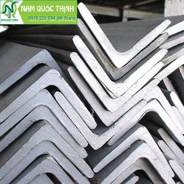  thanh sắt V tại Nam Quốc Thịnh